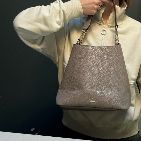 Kate Spade leather shoulder purse. - Picture 16 of 16